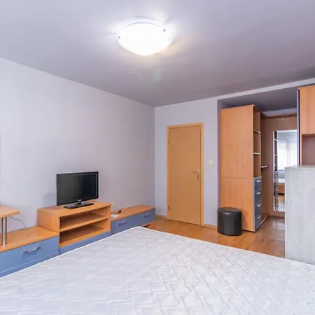 Nadia's Breeze - Spacious 1br Near The * Varna